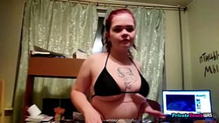Gadis Rusia Montok Bergairah Dihajar Penis Ganas Tanpa Ampun