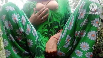 भाभी ने जंगल में अपनी चूत का पानी निकाला