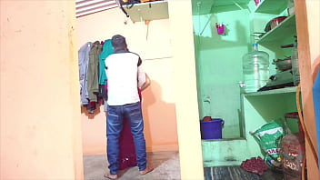 Bhanje Ne Apni Jawani Se Bhari Mami Ki Gaand Ko Zor Zor Se Chodkar Pichwada Phaad Diya