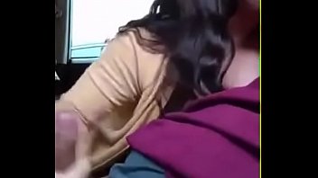 Pasangan Desi Yang Hot Menggoda Dengan Aksi Oral Yang Menggairahkan