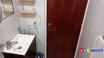 Morra Le Confiesa A Su Tío Que Su Esposa Se Lo Está Dando Con El Vecino, Y La Infiel Termina Siendo Follada Por Toda La Familia.