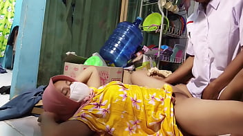 Ibu Tiri Godain Gue Dengan Rayuan Mesum Sebelum Berangkat Sekolah