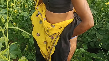 सरसों के खेत में ममत की पत्नी को उसके पति ने मौका पाकर जबरदस्त चुदाई दी, साफ हिंदी आवाज़ में चीखें गूंजी बाहर