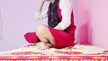आज तो ये देसी लड़की बेहद सेक्सी और गर्म लग रही है, उसके हर हरकत में जुनून भरा हुआ है