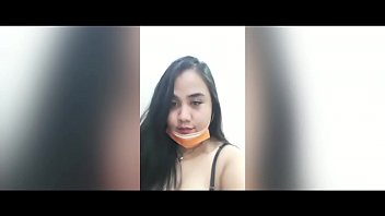 Gadis Indonesia Yang Menggoda Di Depan Kamera