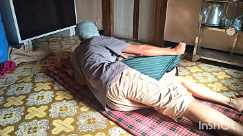 Menggoda Adik Tiriku Yang Manis Di Dapur Sampai Dia Merintih Nikmat.