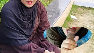 Gadis Berhijab Yang Tak Berdaya Tergoda Uang, Rela Dibuat Film Porno
