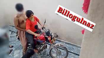 Gowok Panas Digilir Teman Di Atas Motor Sambil Merintih-rintih