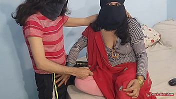 Membayangkan Pacarmu Yang Seksi Dalam Hijab, Erangan Panasnya Dalam Bahasa Hindi Saat Kau Memuaskan Hasrat Di Ranjang.