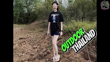 Gadis Thailand Amatir Digilir Di Alam Liar – Pov Tembus Dalam Dan Muncrat Di Semak-semak Suara Asli Thailand