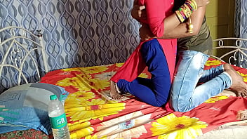 अपनी शादीशुदा छात्रा को उसके घर जाकर जमकर चोदा – गर्मागर्म हिंदी आवाज में – पहला हिस्सा