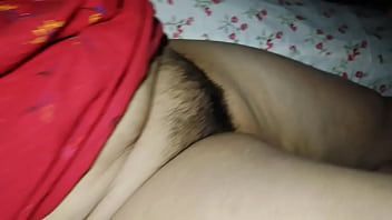 Bibi Desi Membersihkan Bulu Kemaluannya Yang Lebat Dan Menggoda