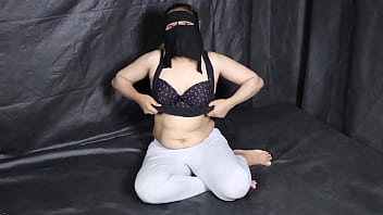 Celana Basah Kuyup Karena Derasnya Cipratan Dari Vaginaku Yang Sedang Terangsang