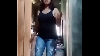 Gadis Indo Nakal Di Atas Meja Dapur