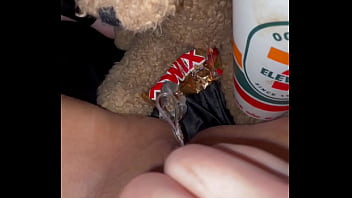 Kopi Susu Lembut Dan Cokelat Twix Mengisi Memek Mungil Perawan 18 Tahunku Yang Merah Muda – Nafsu Makan Aneh Panjang – Cewek Arab Saudi Amatir Berkulit Salju Dari Los Angeles Mengocok Memek Dan Mengerang Ingin Dihajar Kontol Besar Hitam Amerika