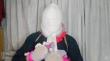 Gadis Berhijab Mengikat Dirinya Dengan Nafsu