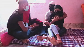 Pasangan India Tukar Istri Untuk Pesta Seks Empat Orang Yang Liar