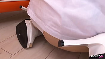 Perawat Jepang Kurus Beraksi Dengan Gaya Cosplay, Berikan Oral Tanpa Sensor Di Film Dewasa