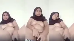 Gadis Berhijab Coklat Menggoda Dengan Terong Saat Masturbasi