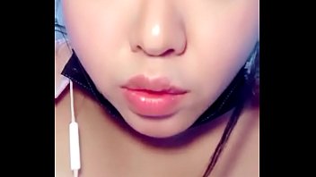 Gadis Tionghoa Panas Siap Memuaskanmu Lewat Webcam