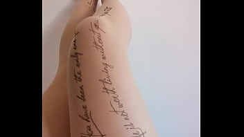 Gairah Malam Dengan Stoking Menggoda