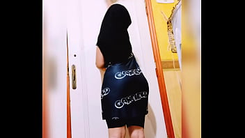 Rutin Harian Seksi Cewek Hijab Arab, Dengan Pantat Montok Dan Menggoda (video Pertama)