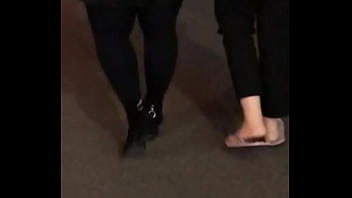 Pantat Besar Cina Yang Menggoda Dan Liar