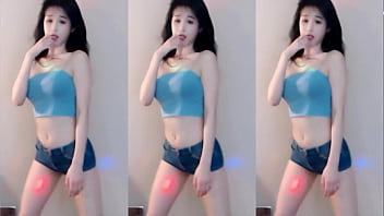 Em Gái Trung Hoa Uốn éo Làm Phai Nhạt Cả Sắc Màu