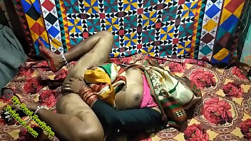 मैंने अपनी सासु माँ को अपने कमरे में बुलाकर उनकी चुदाई की
