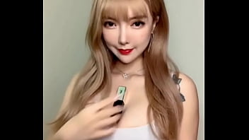 Gadis Tiongkok Berpayudara Besar Pamer Tetek Montoknya