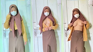 Aci Abg Sma Berhijab Yang Lagi Sange Pamer Tubuh Mulusnya