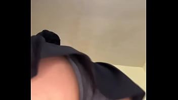 Gadis Berhijab Solo Dengan Pantat Arab Gede Yang Bulat Dan Montok Bermain-main Dengan Bokongnya Yang Menggiurkan Dan Bergoyang