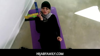 Destinasi Cruz: Atlet Berhijab Yang Menggairahkan Dan Petualangan Panasnya Dengan Pelatih