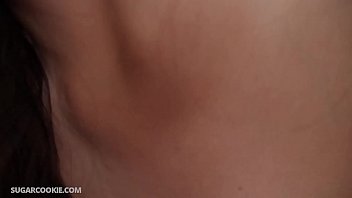 Remaja Asia Katana Dipuaskan Dengan Cairan Hangat Di Dalamnya