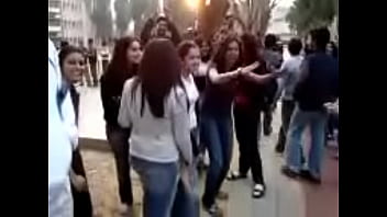 Gadis Kampus India Yang Menggoda