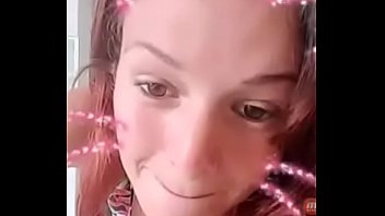 Tayangan Panas Di Bigo Live: Aksi Mesra Dan Goyangan Hot