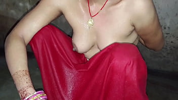 Bidadari Desa India Mandi Dan Membersihkan Kemaluan Basah