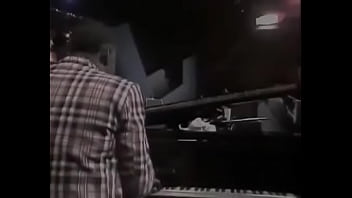 Gelora Lumpur Dan Nafsu: Konser Panas Muddy Waters 1974