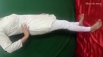 Gadis Desi Dengan Celana Ketat Yang Menggoda