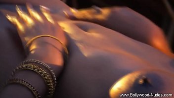 Keagungan Dan Sensualitas Yang Menggoda Dari India