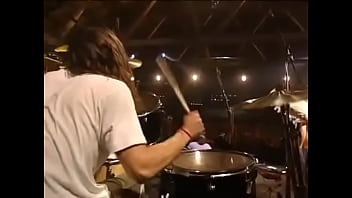 Goyangan Liar Nirvana Di Seattle ’93, Mengguncang Panggung Dengan Erotisme Punk Yang Brutal