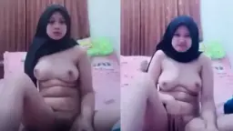 Abg Berjilbab Hitam Bikin Heboh Dengan Aksi Remas Payudara