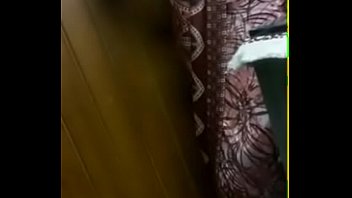 Bibir Gemuk Tante India Mengecang Dan Terbuka Lebar