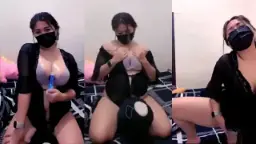 Zaraa Montok Mengocok Dan Mengelus-elus Payudaranya