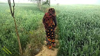 Gairah Liar Radhika Di Alam Terbuka India