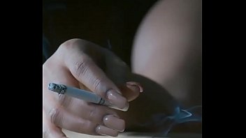 Gadis India Yang Menggoda Dengan Lekuk Tubuh Yang Memukau