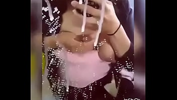 Susu Montok Tante Desi Menggoda
