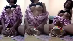 Gadis Cilik Rambut Pendek Dada Montok Dan Bokong Besar