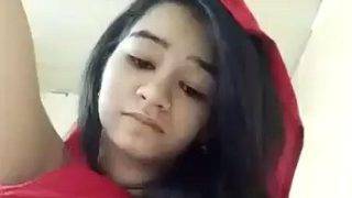 Jari-jari Menggoda Menelusuri Celah Basah Gadis Pakistan