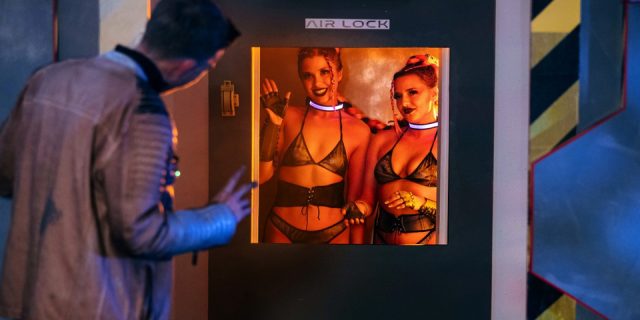 Petualangan Erotik Di Luar Angkasa: Digitalplayground – Deeper Space: Bagian 1